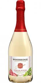 Woodbridge Sparkling Strawberry Kiwi 750ml (750ml) (750ml)